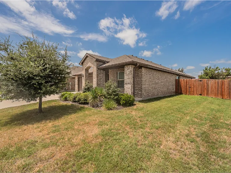 7325 Wavecrest Way — Photo 3