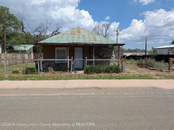 311 S Nogal Ave, Capitan, NM 88316