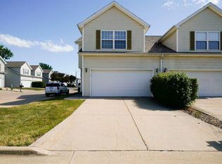 1223 Colonial Ave, Bloomington, IL