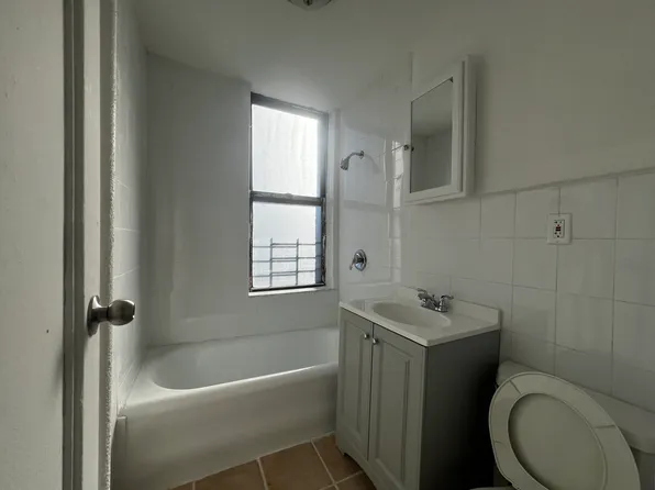 2645 Morris Avenue image 6 of 6