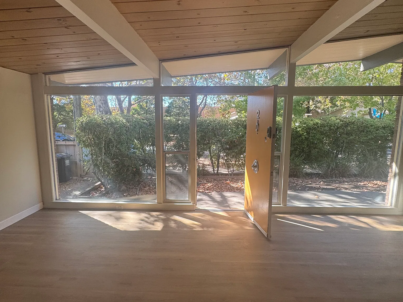 1 bed, 675 sqft, $2,555 — Photo 2