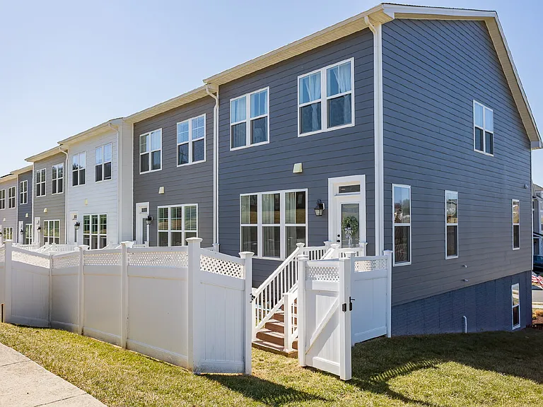 3381 Monterey Dr — Photo 32