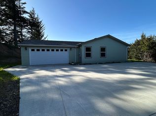 94250 Sea View Ln, Gold Beach, OR 97444