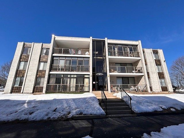 1st image of 25 Skyline Dr