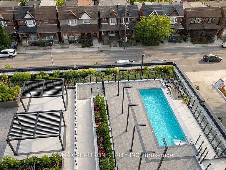 858 Dupont St #Penthouse 35 — Photo 11