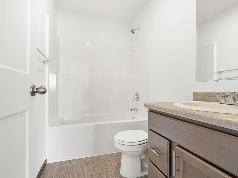 Split Rock Village Apartments & Townhomes — Photo 39