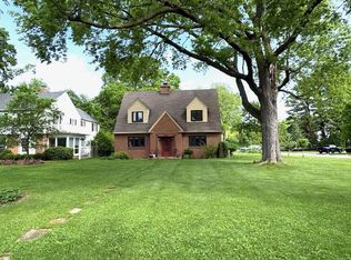 1881 Sherwood Dr SW, Beloit, WI 53511