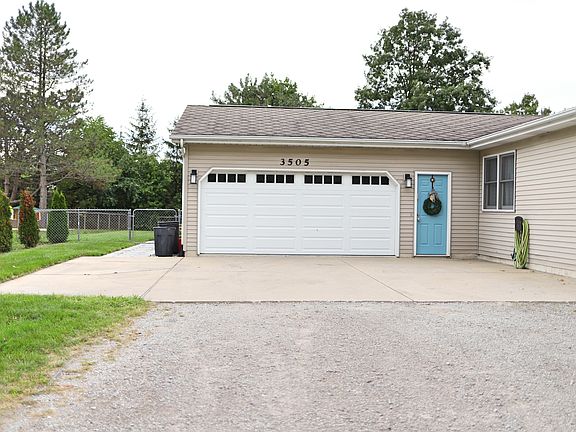 3rd image of 3505 Bauer Dr