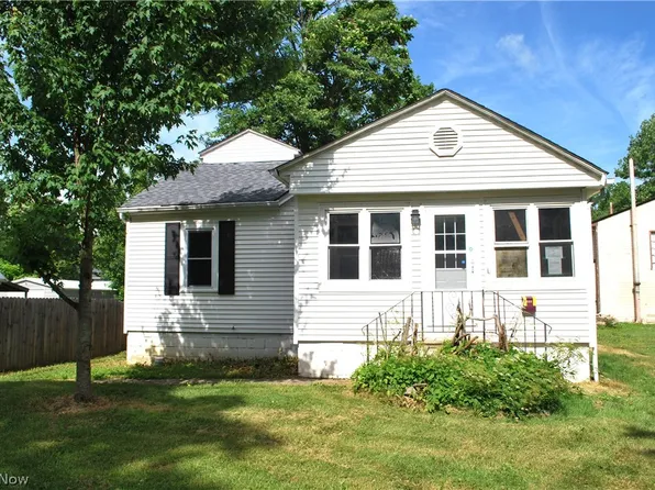 320 Broadway St, Amherst, OH 44001