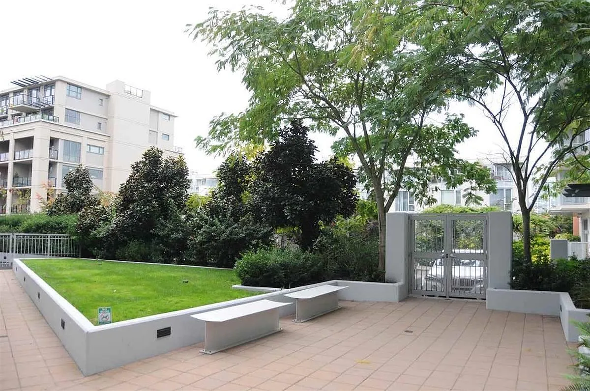 1 bed, 612 sqft, $2,400 — Photo 3