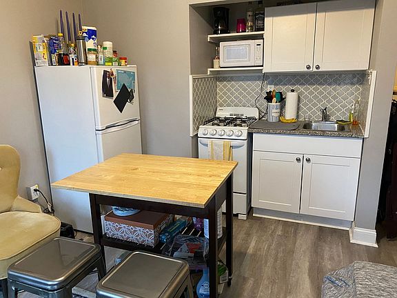 3rd image of 324 S Negley Ave APT 6