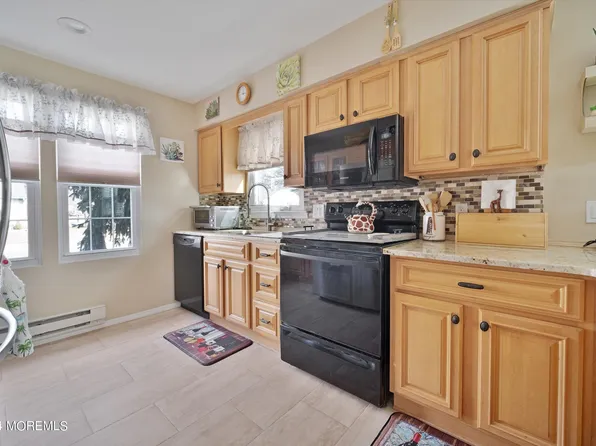 23 Penwood Drive, Whiting, NJ 08759