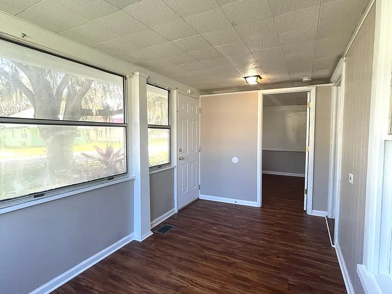 802 Missouri Ave — Photo 5