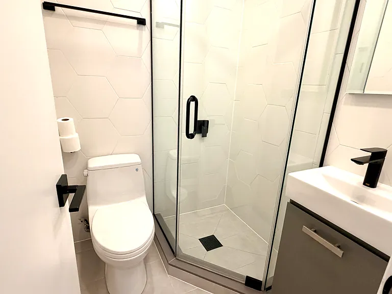 106 E 7th St #BE — Photo 4