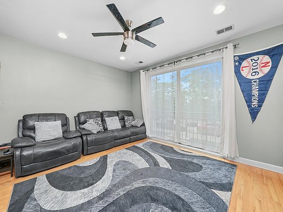 5th image of 2741 W Congress Pkwy APT 1E