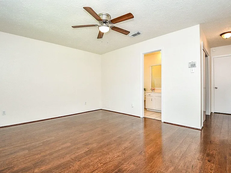 16823 Cobble Ridge Dr — Photo 23