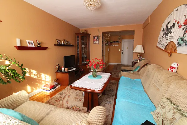 Sold by New York Realty Minimax Inc | media 9