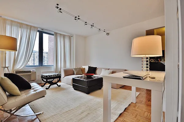 Rented by Corcoran | media 26
