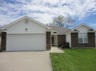 1107 Fox Run Dr, Warrensburg, MO 64093