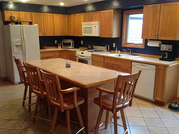 Kitchen with island