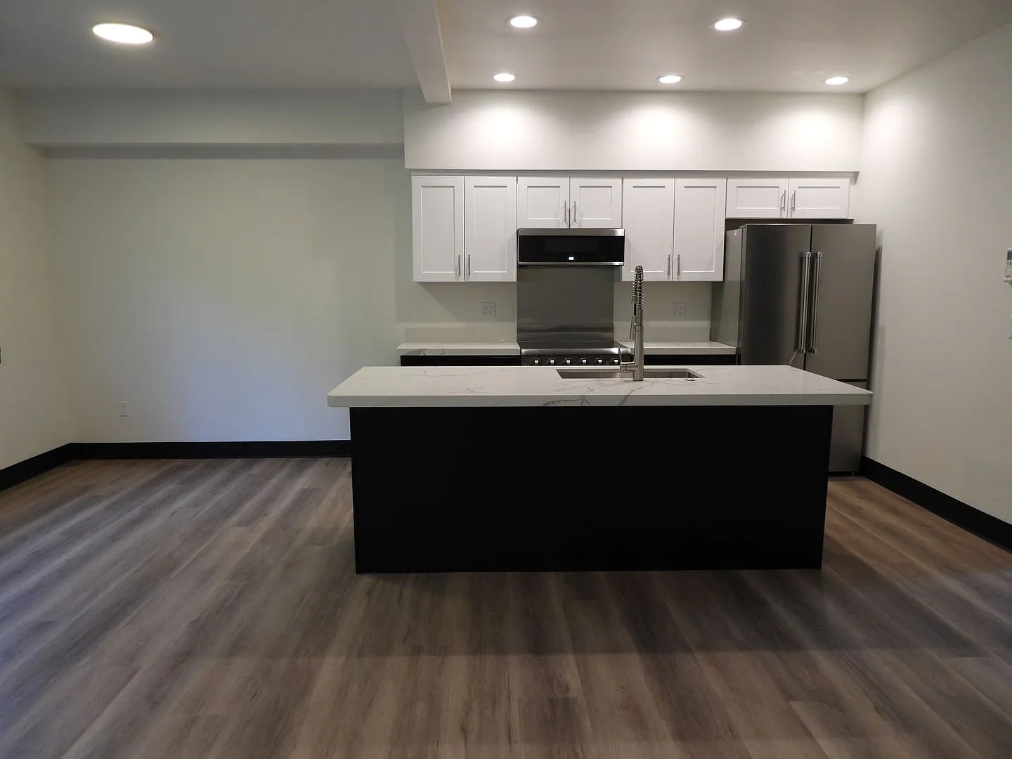 1827mel -Hines/Cortani — Photo 4