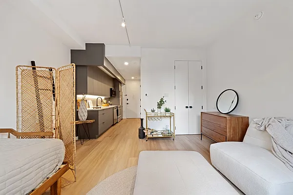 Rented by Carroll Development Leasing LLC | media 24