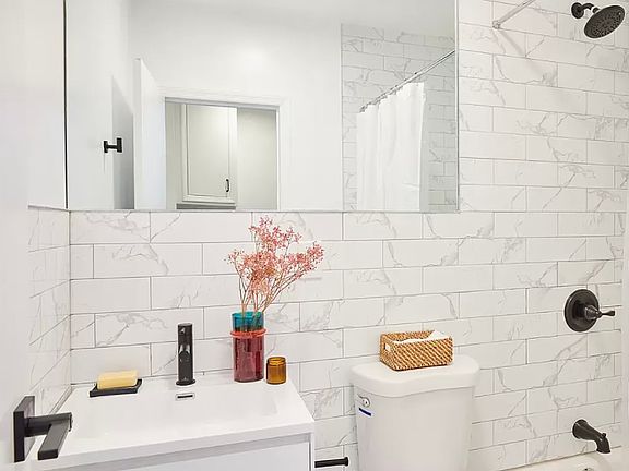 5th image of 1240 Madison St #1C