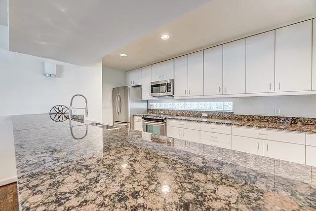 4122 Travis St #2 — Photo 5