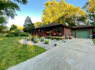 806 Airfield Ln, Midland, MI