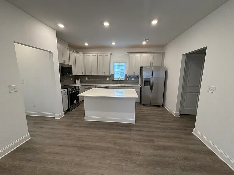 109 Prospect Ave — Photo 12