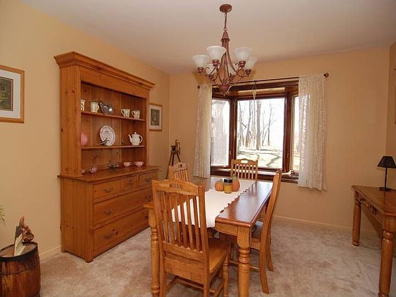 3rd image of 308 Patricia Ln