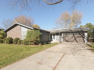 2170 Savannah Rd, Elgin, IL 60123