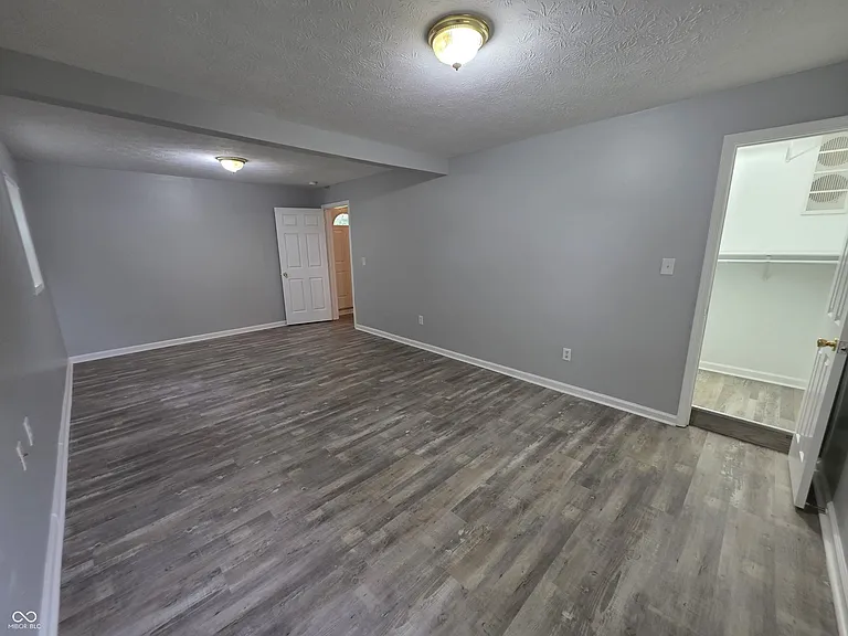 410 N 20th Ave — Photo 5