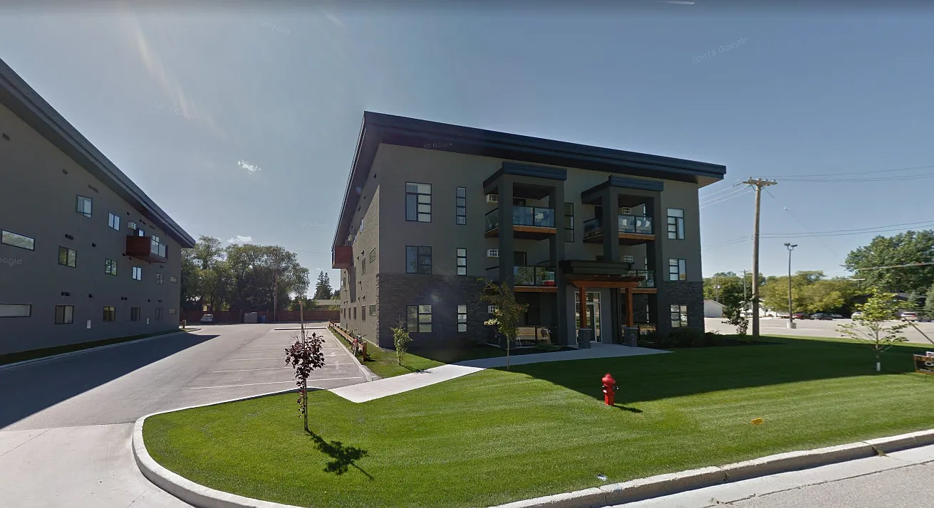 428 Henry Street — Photo 1