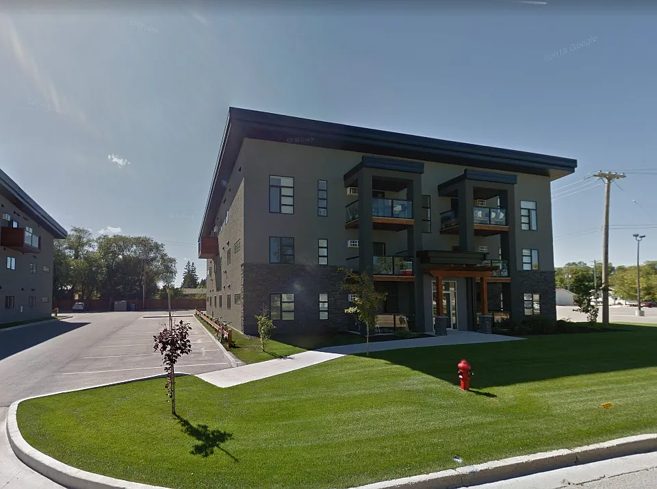 428 Henry St