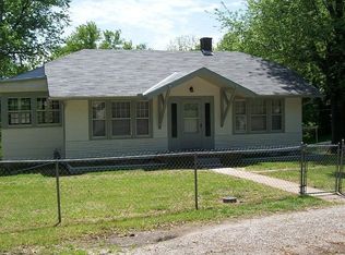 3401 NE 35th St, Kansas City, MO 64117