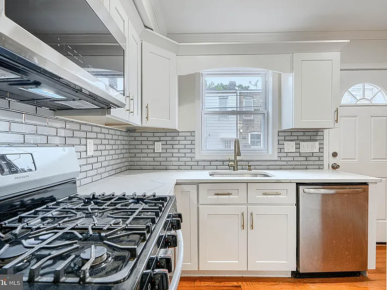 404 N Robinson St — Photo 11