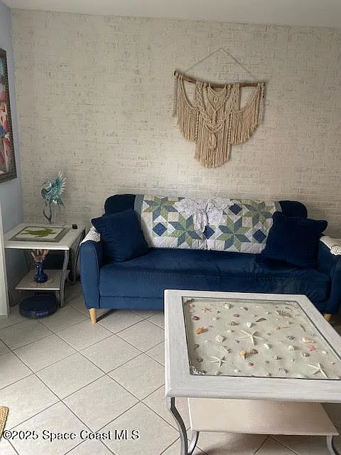 2 bed, 1.5 bath, 1088 sqft, $1,700 — Photo 2