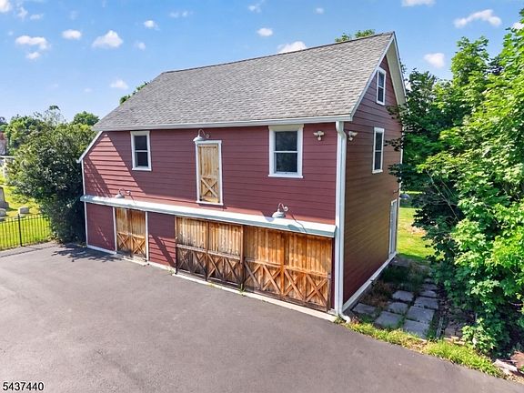 5th image of 106 Brunswick Ave