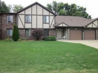 28 Brandywine Ct, Bloomington, IL 61704