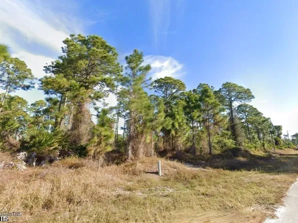 743 Pinecastle Dr, Lehigh Acres, FL 33974