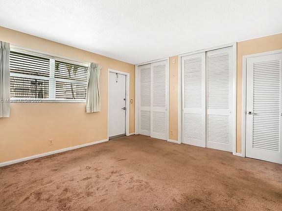 5th image of 419 Golden Isles Dr APT 105