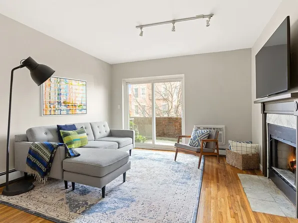 418 17th St APT 2D, Brooklyn, NY 11215