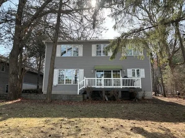 W3670 Beyers Cove Rd, Princeton, WI 54968