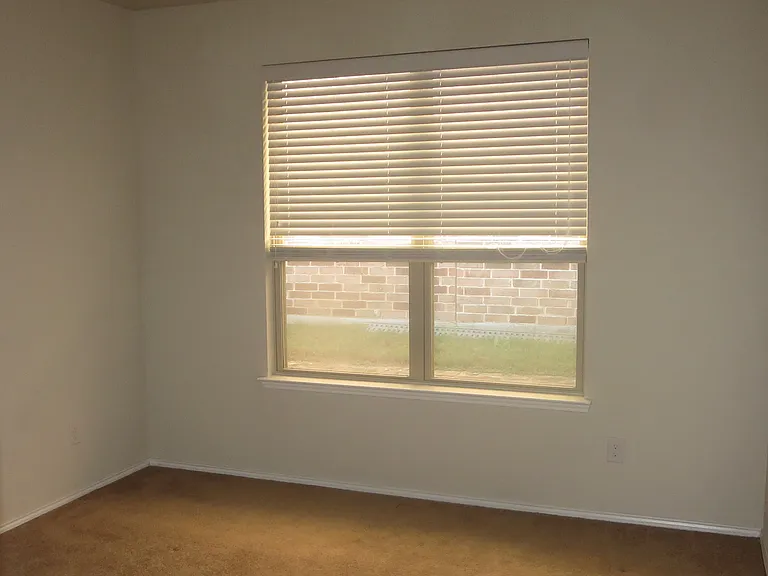 1706 Oak Glen Dr — Photo 17