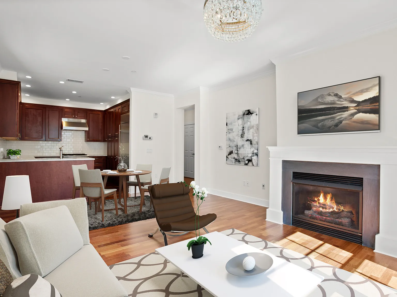 3 bed, 1400 sqft, $5,600 — Photo 2