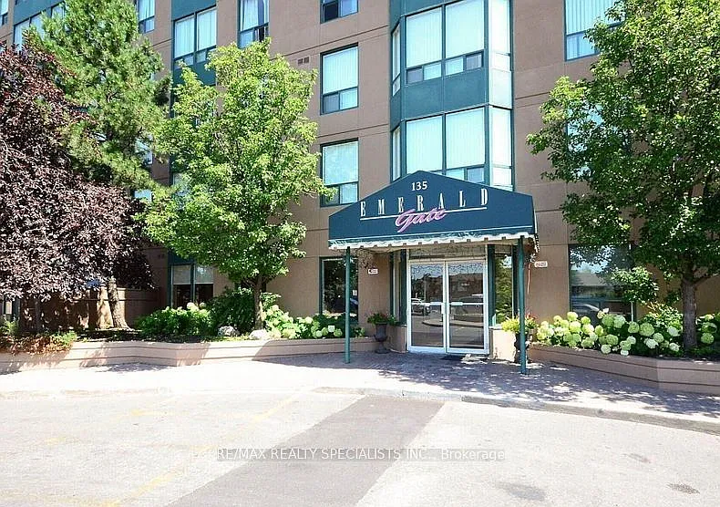 Building Photo - 135 Hillcrest Ave #1112