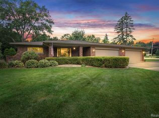 6989 Fredmoor Dr, Troy, MI 48098