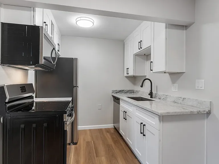 918 N M St #4 — Photo 8