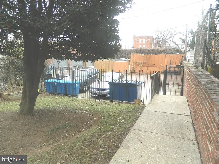 513 12th St NE #9 — Photo 29